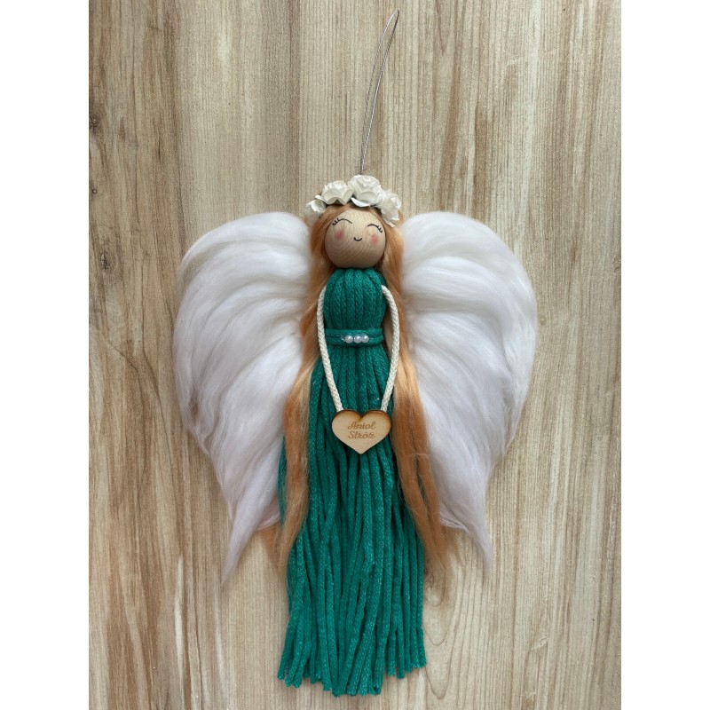 Anioł Stróż zielony makrama - unikalna dekoracja z sercem