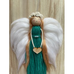 Anioł Stróż zielony makrama - unikalna dekoracja z sercem
